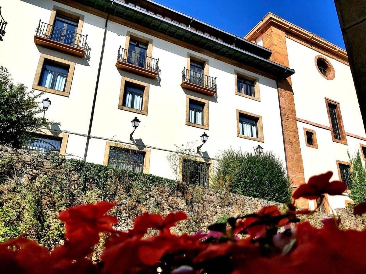 Nuevo-Casco Historico-Parking Gratuito. Appartement Oviedo Buitenkant foto