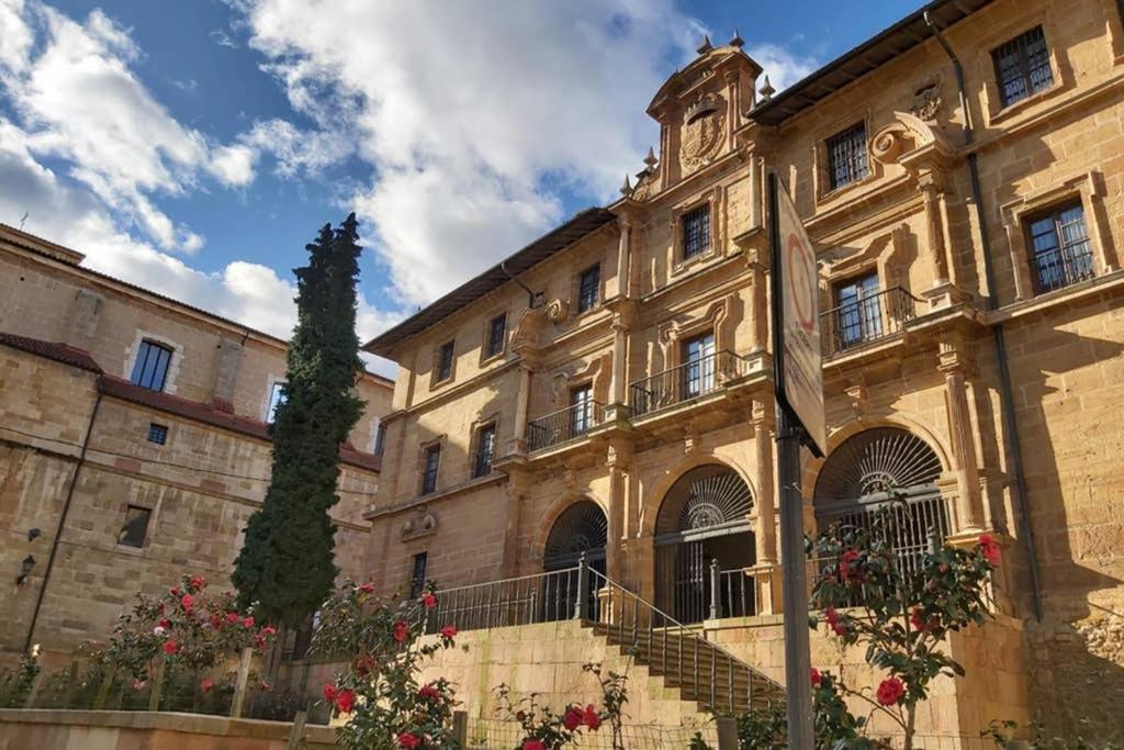 Nuevo-Casco Historico-Parking Gratuito. Appartement Oviedo Buitenkant foto